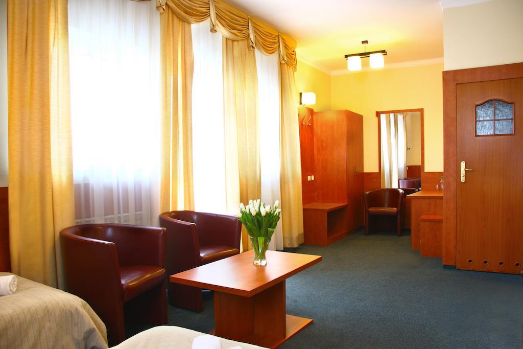 Hotelik & Restauracja Amber Raszyn Quarto foto